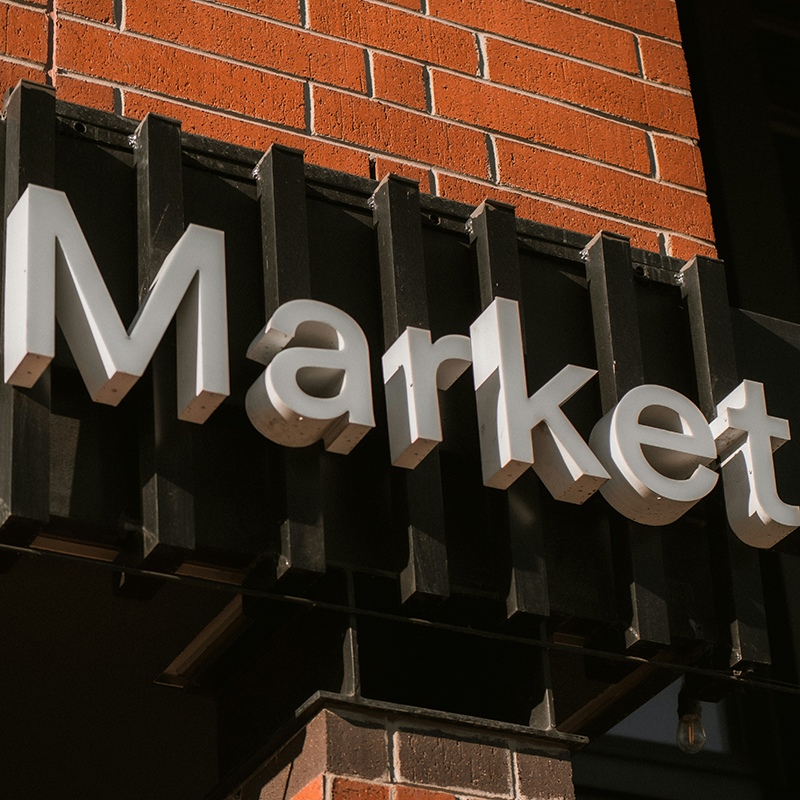 Market sign - memento-media-unsplash