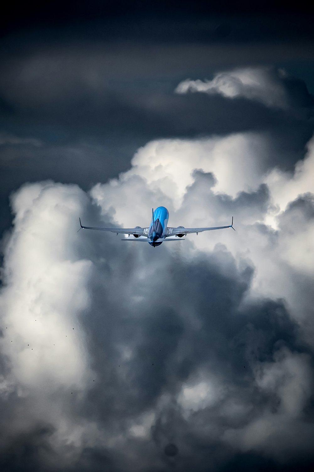 plane in stormy weather - damian-karpinski-unsplash